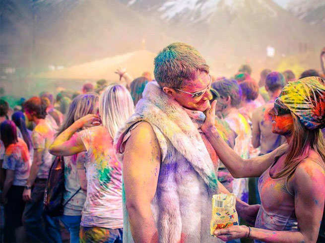 Holi Msg: होली पर ना करें यह काम, तभी होली होगी मजेदार