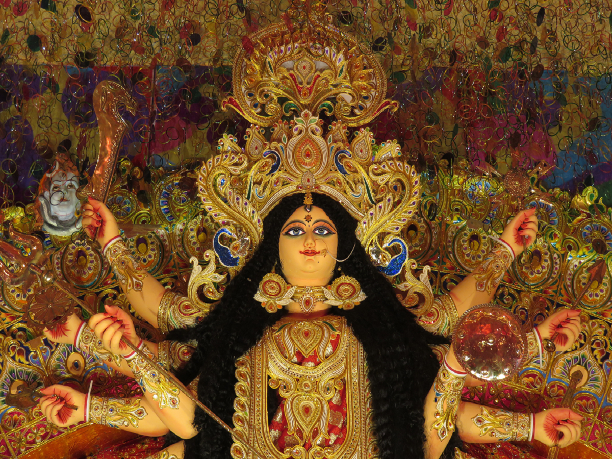 Shardiya Navratri 2023 Vastu Tips: दुर्गाअष्टमी पर घर में ले आएं ये चीजें आपके घर में धन के भंडार भर देंगी मां दुर्गा