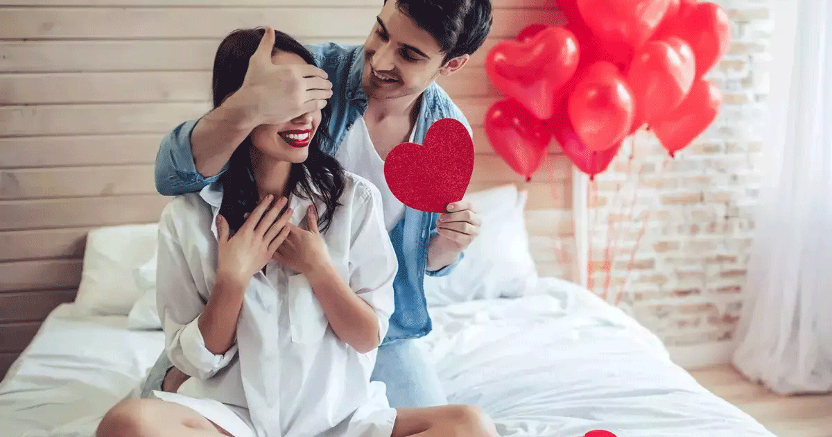 Valentine Bedroom Tips: प्यार के पल को खास बनाना चाहते हैं, वेलेंटाइन डे पर ऐसे तैयार करें बेडरूम