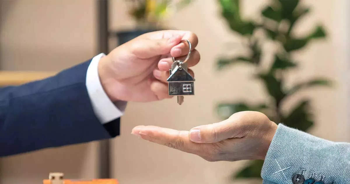 Vastu Tips For Placing House Keys: घर में कहीं भी न रख दें चाबियां, बंद हो सकता है किस्मत का ताला