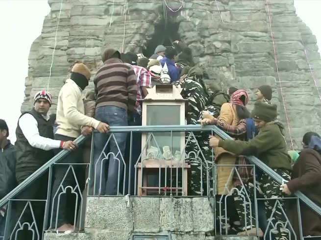 कश्मीरी पंडित छोड आए इन मंदिरों को, जानें कौन करते हैं अब यहां पूजा