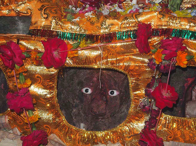 Shri Sheetla Devi Mata Mandir काफी चमत्कारी है शीतला माता का यह मंदिर, जानिए क्या है मान्यता