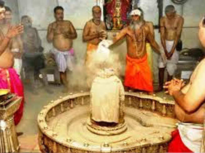 Mahakaleshwar Temple Puja Time महाकालेश्वर की पूजा का समय तय, श्रद्धालुओं के लिए ड्रेस कोड