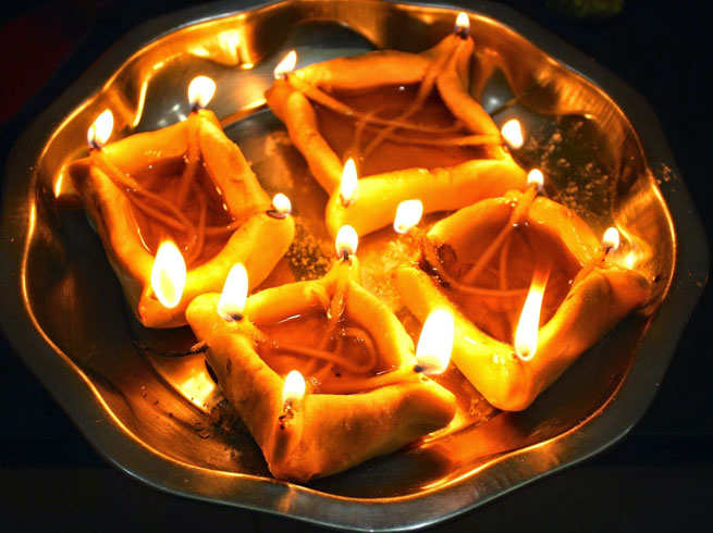 ओशो के अनुसार दिवाली में चांदी के सिक्कों से लक्ष्मी पूजन करना कितना सही