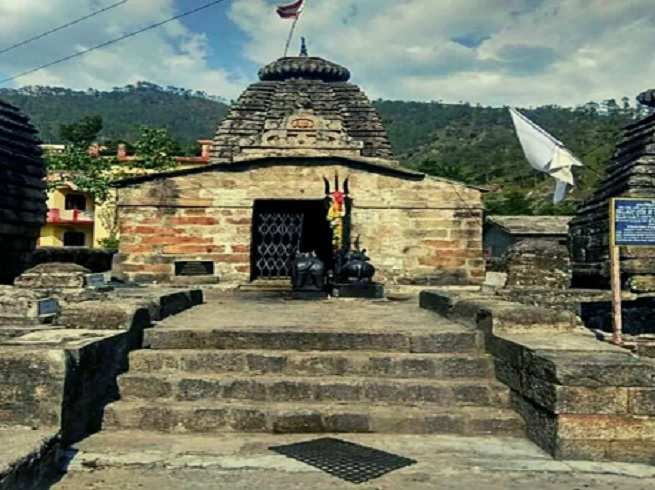 यहां मौजूद है राहु का कटा सिर, इसलिए होती है राहु के साथ शिवजी की पूजा