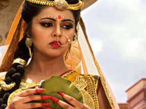 विधवा से 5 पतियों वाली महारानी द्रौपदी के अजब-गजब रहस्य