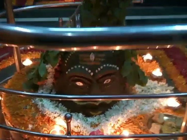 सोमवार नहीं बुधवार को होती है शिवजी की विशेष पूजा, इस मंदिर में